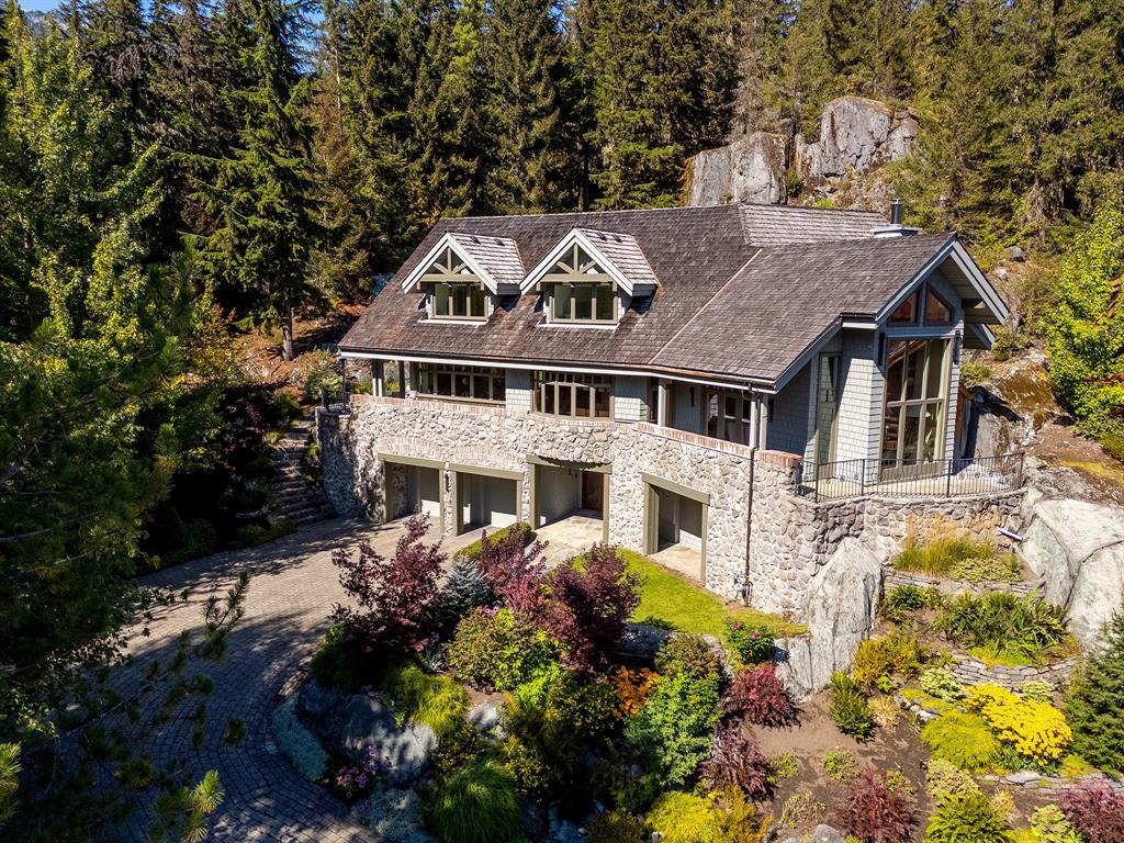 3232 Peak Drive