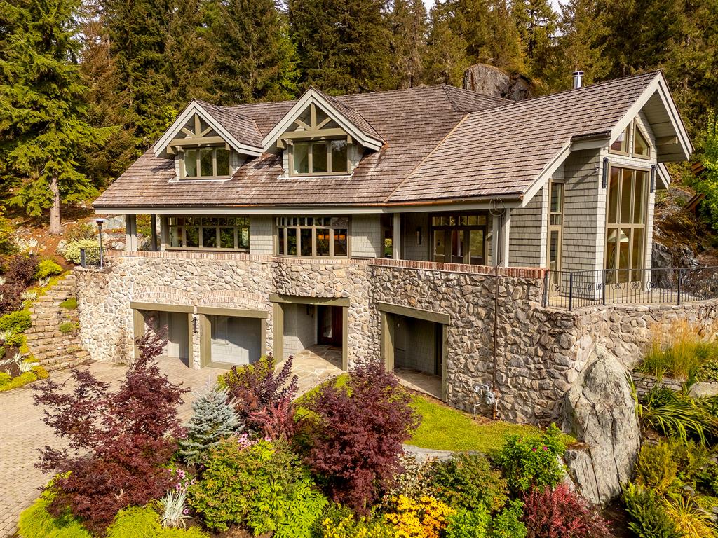 3232 Peak Drive