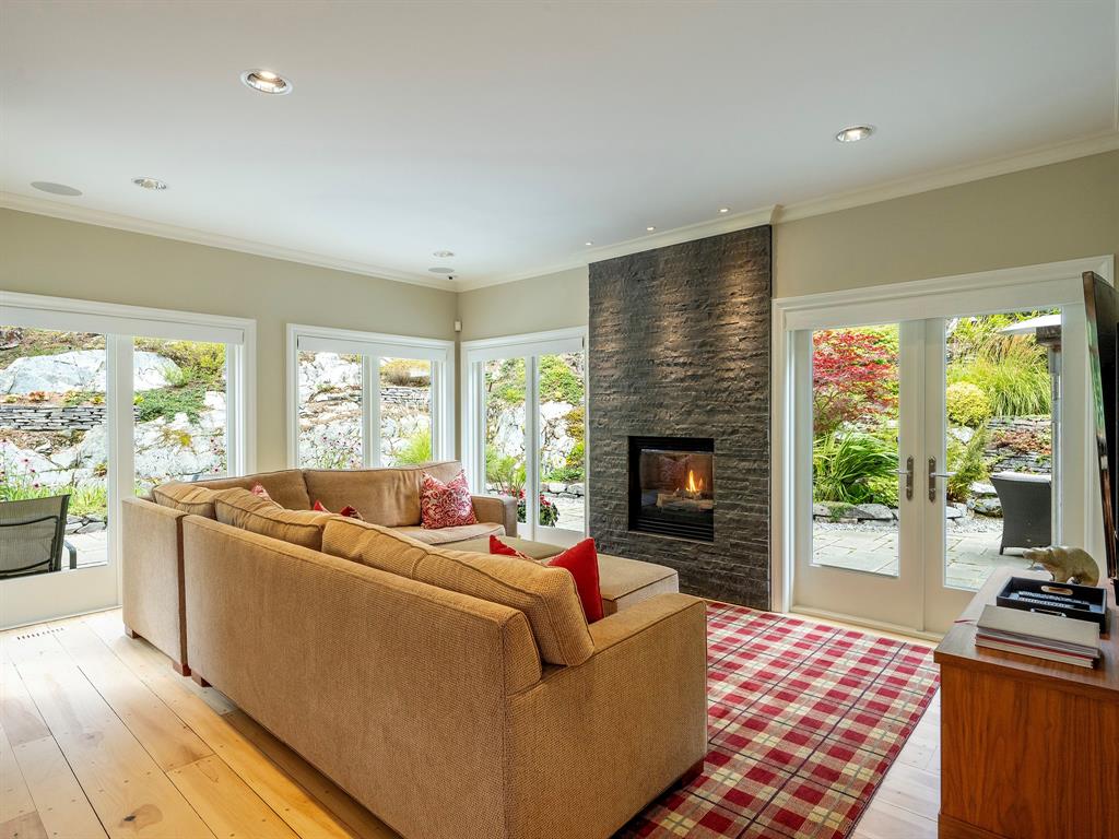 3232 Peak Drive