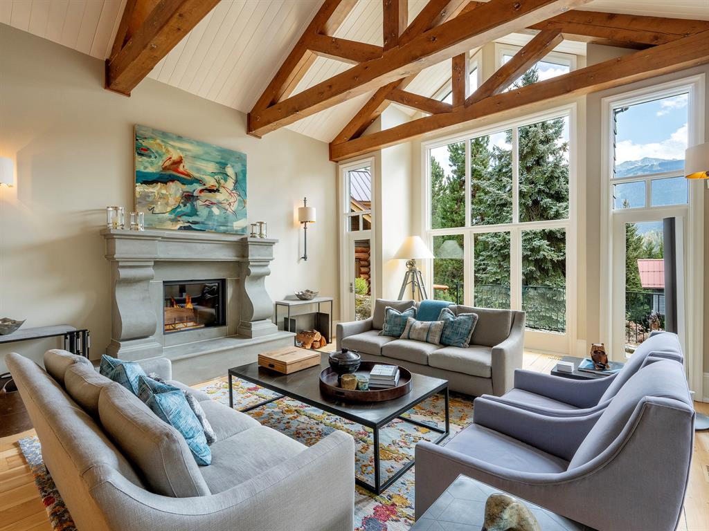 3232 Peak Drive