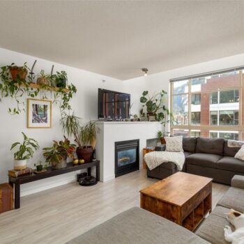 #313 – 38003 Second Avenue