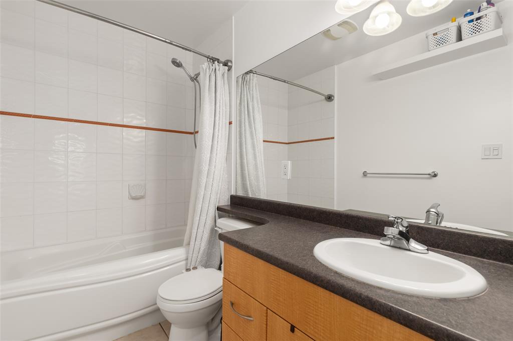 #313 – 38003 Second Avenue