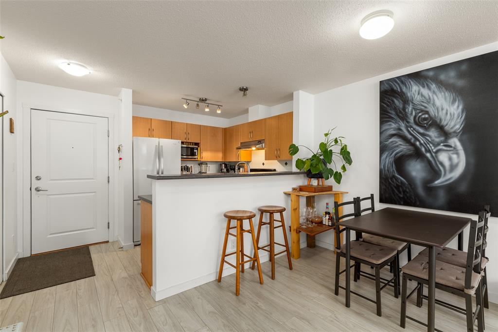 #313 – 38003 Second Avenue
