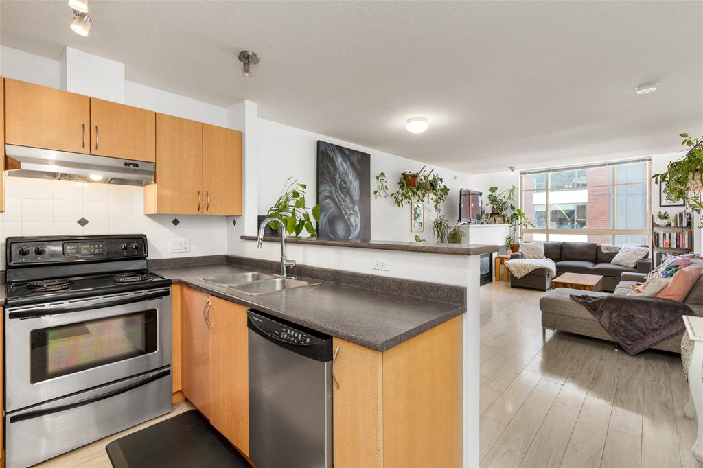#313 – 38003 Second Avenue