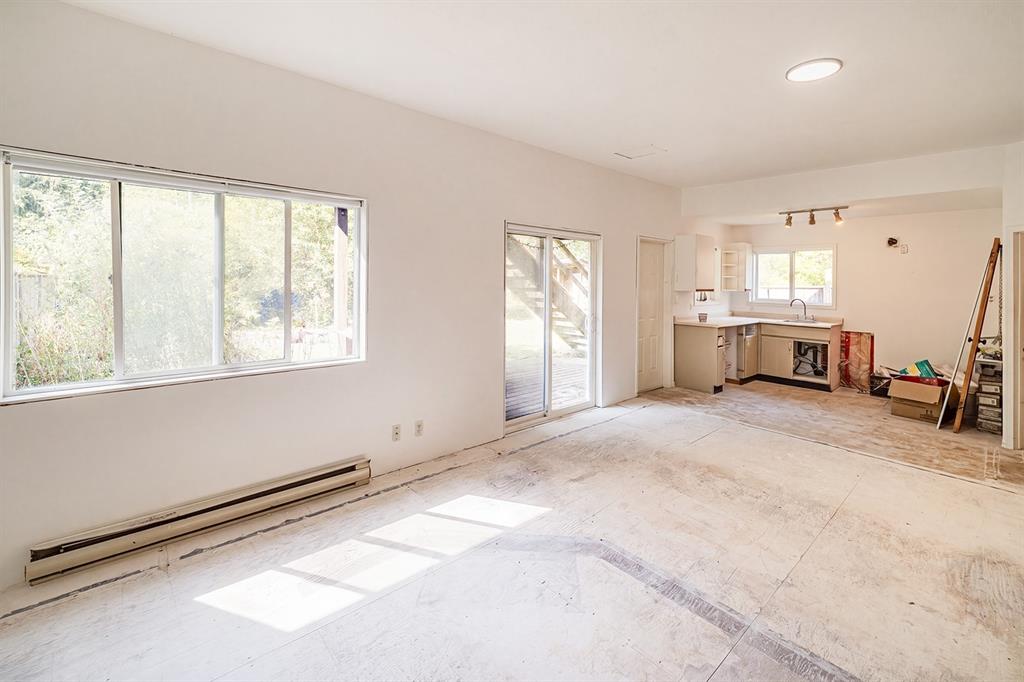 #9 – 7467 Prospect Street