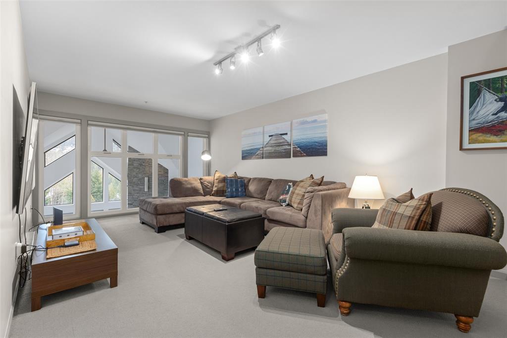 #302 – 3212 Blueberry Drive