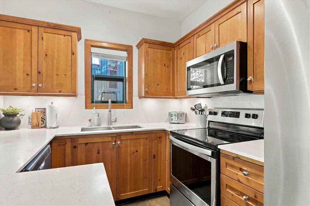 #17 – 4652 Blackcomb Way