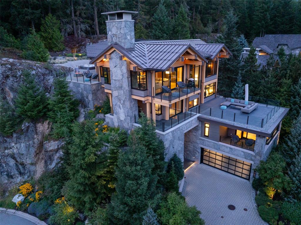 7465 Treetop Lane