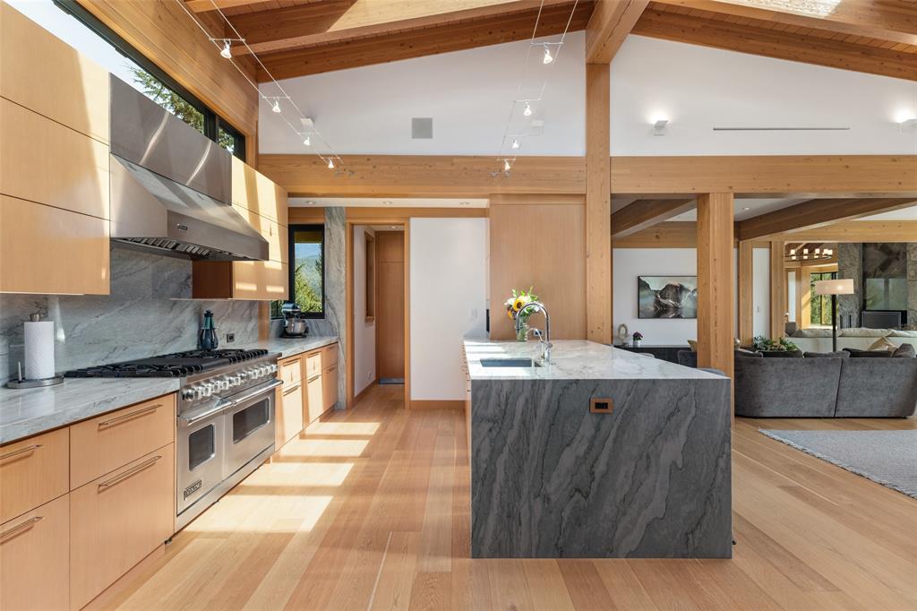 7465 Treetop Lane