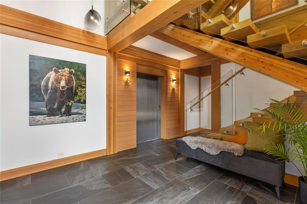 7465 Treetop Lane