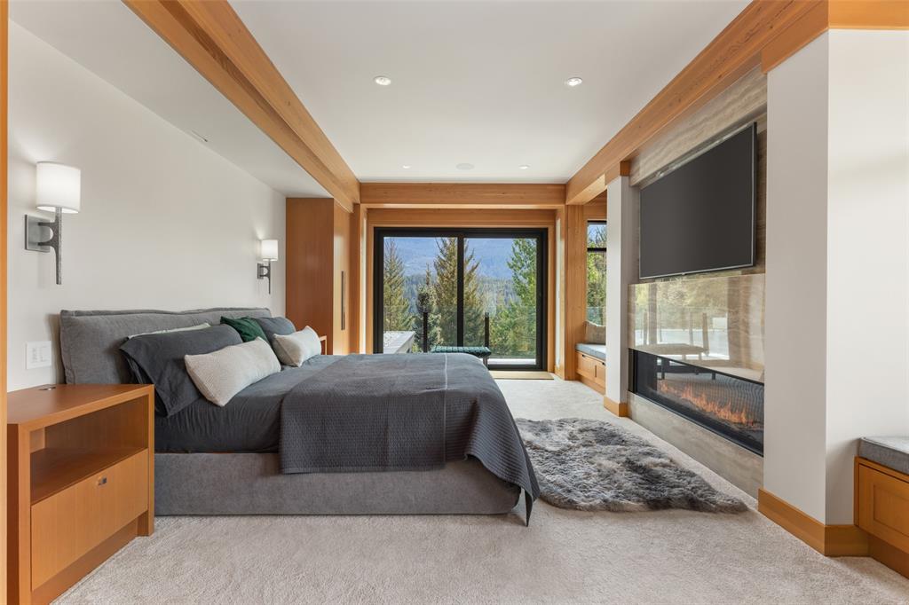 7465 Treetop Lane