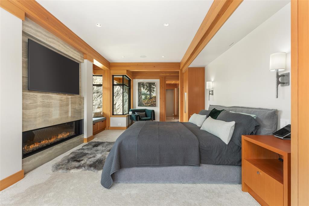 7465 Treetop Lane