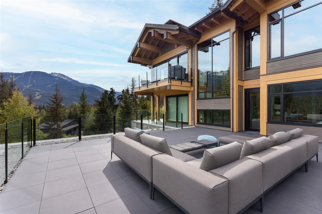 7465 Treetop Lane