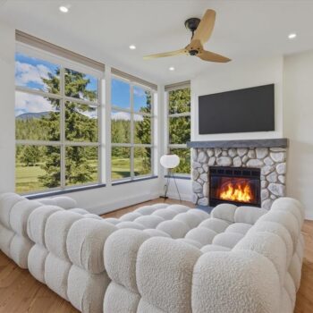 #5 – 4644 Blackcomb Way