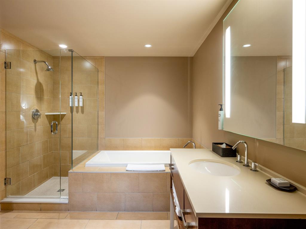 #414A – 2020 London Lane