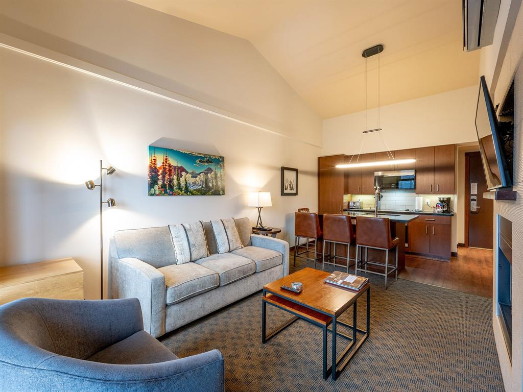 #414A – 2020 London Lane