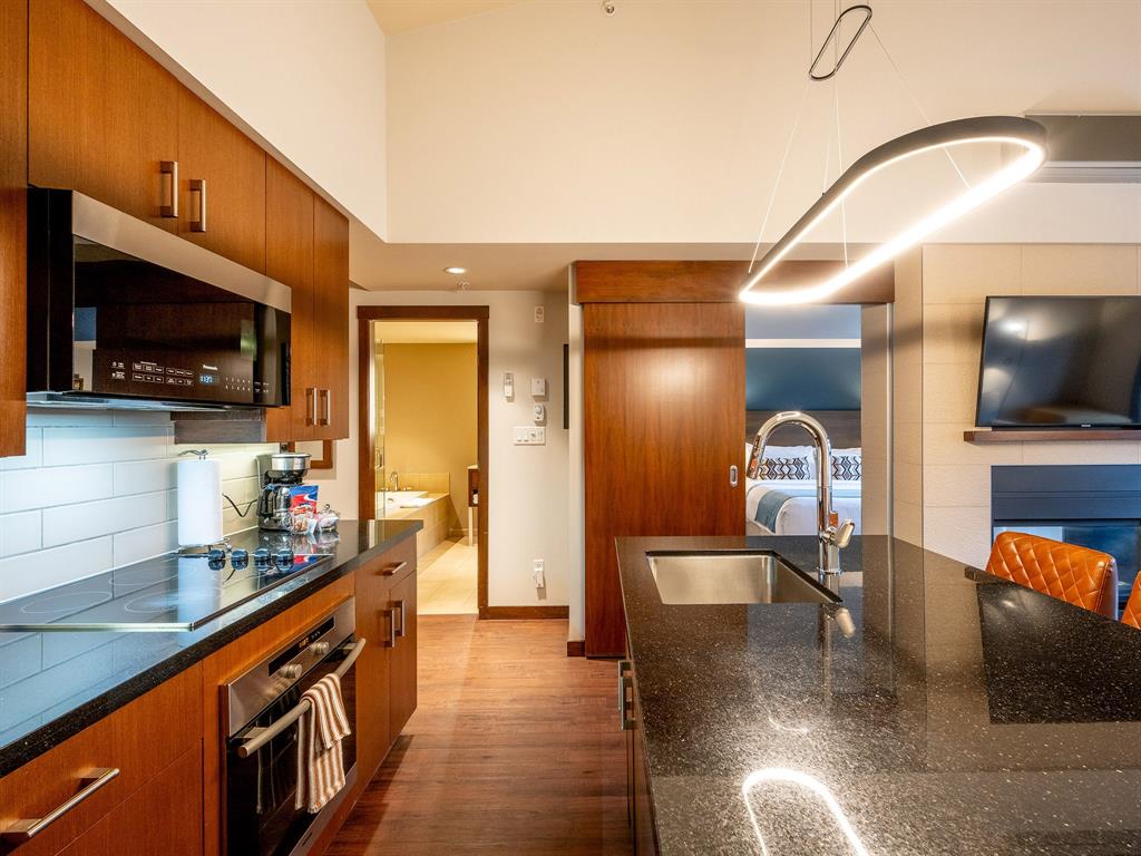 #414A – 2020 London Lane