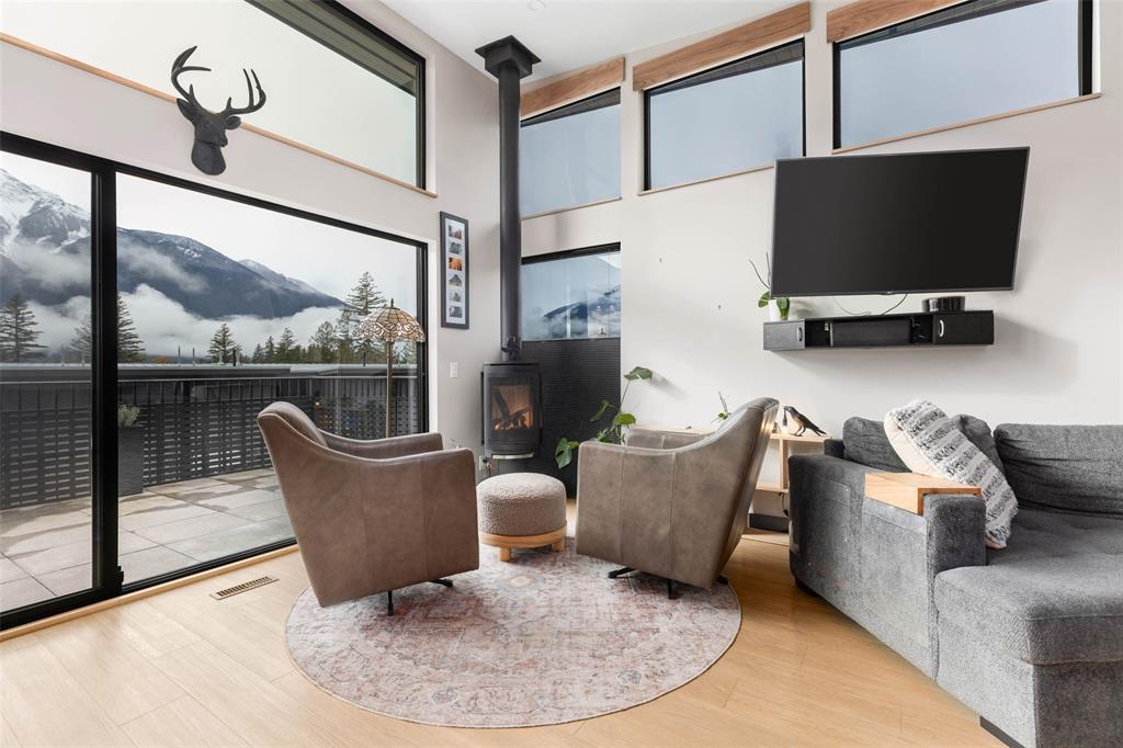 #50 – 4000 Sunstone Way