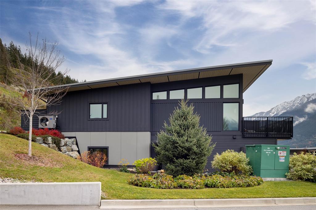 #50 – 4000 Sunstone Way