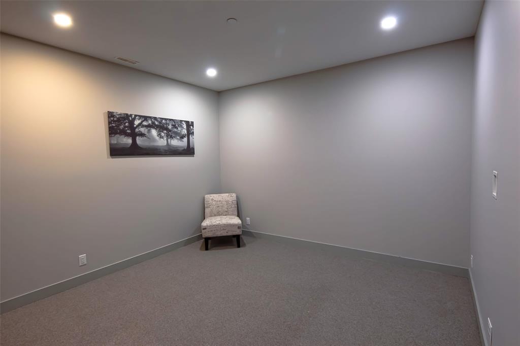 #50 – 4000 Sunstone Way