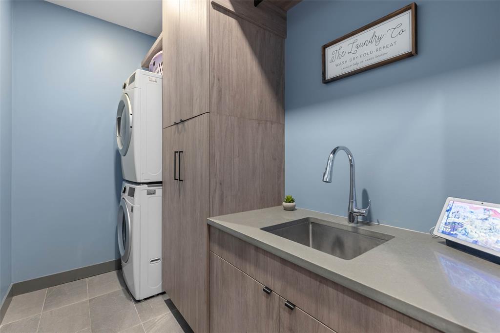 #50 – 4000 Sunstone Way
