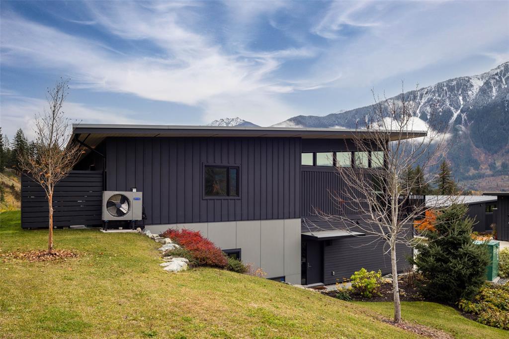 #50 – 4000 Sunstone Way