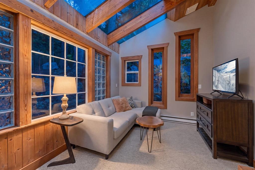 9226 Emerald Drive