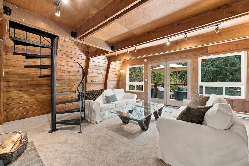 9226 Emerald Drive