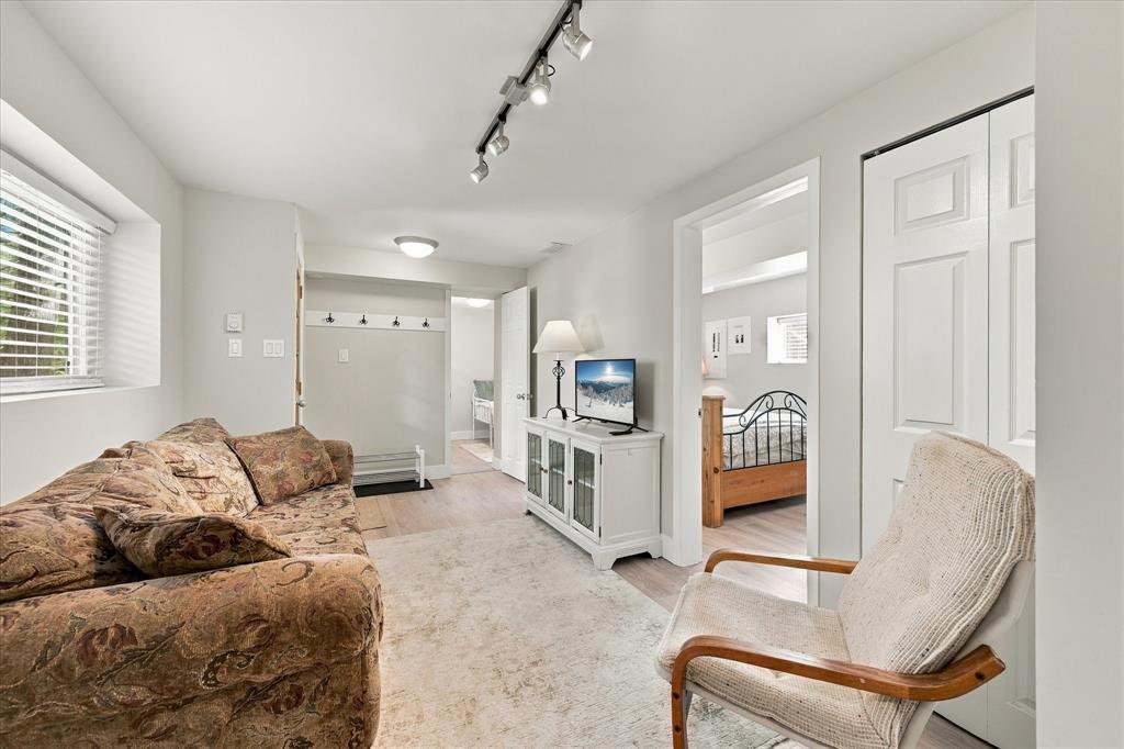 9226 Emerald Drive