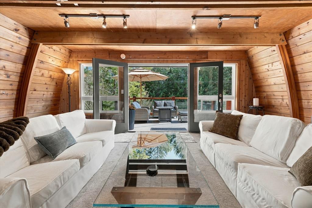 9226 Emerald Drive