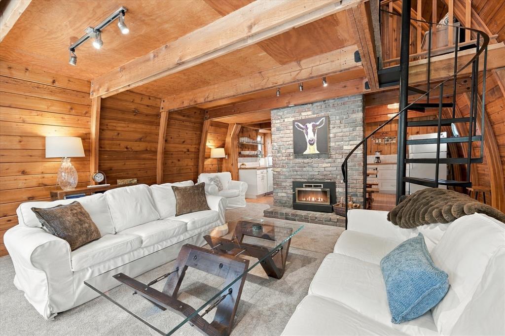 9226 Emerald Drive