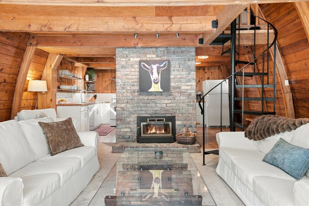 9226 Emerald Drive