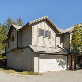 #6 – 7467 Prospect Street