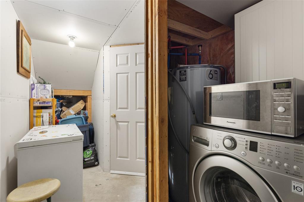 #6 – 7467 Prospect Street