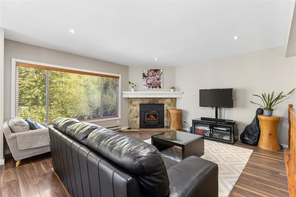 #6 – 7467 Prospect Street
