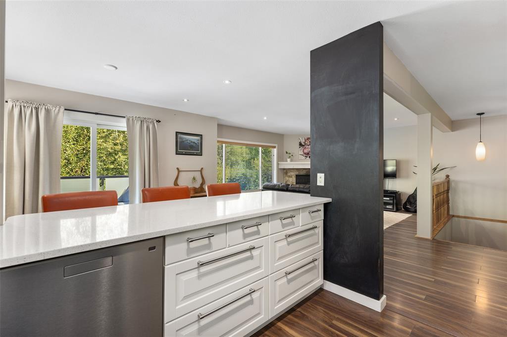 #6 – 7467 Prospect Street