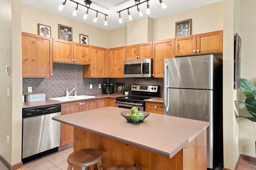 #103 – 3300 Ptarmigan Place