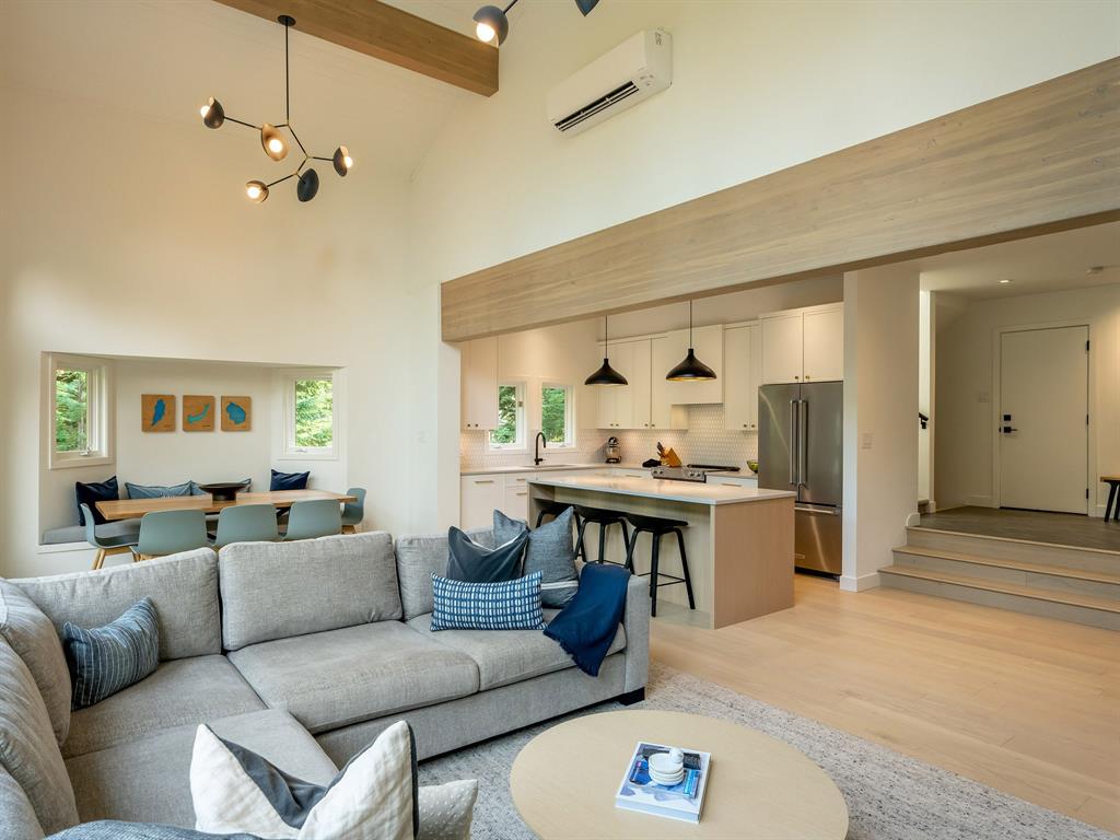 6260 Eagle Drive