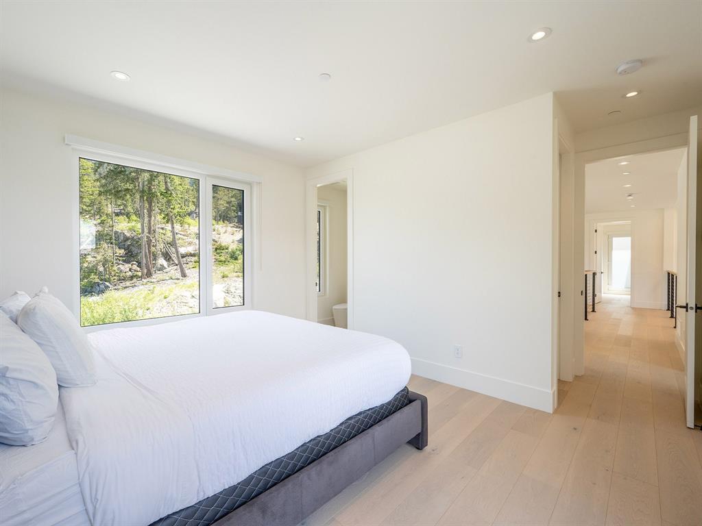 9333 Warbler Way