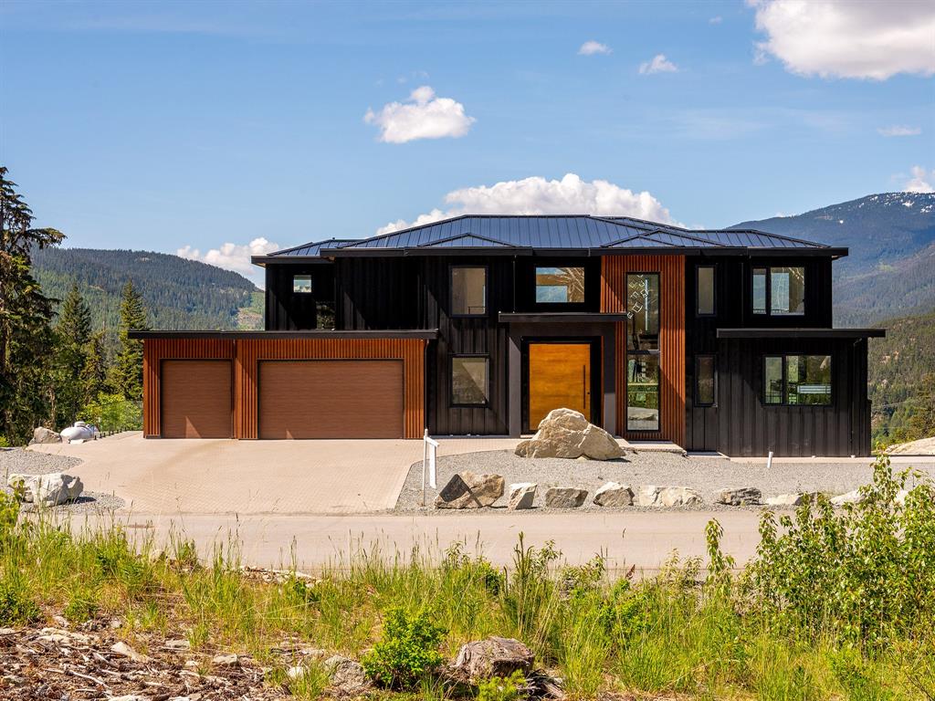 9333 Warbler Way