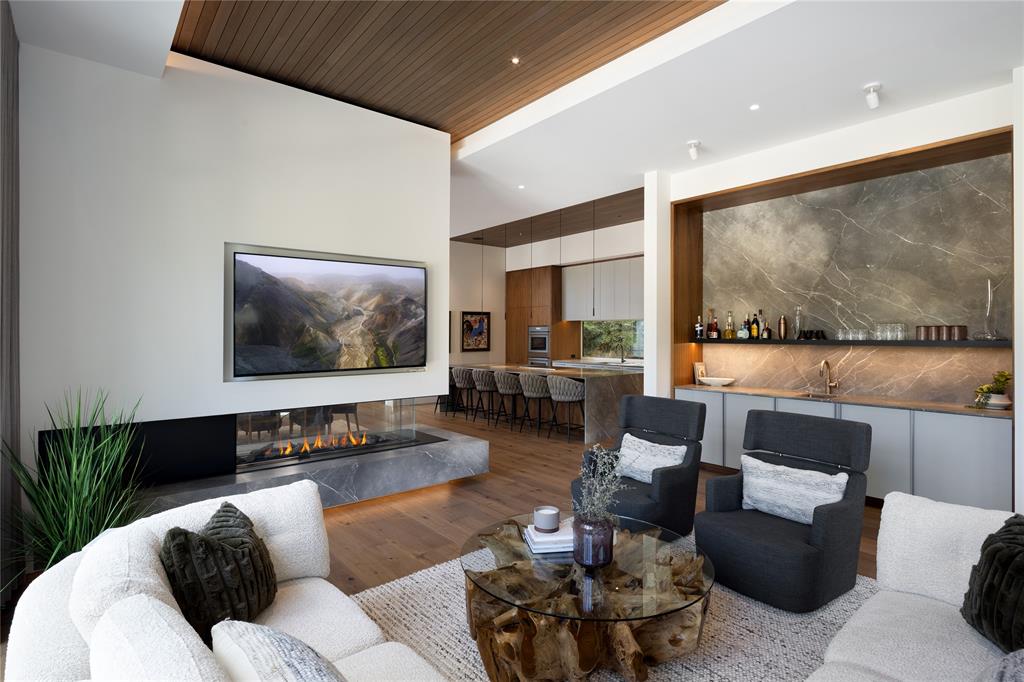 3218 Juniper Place