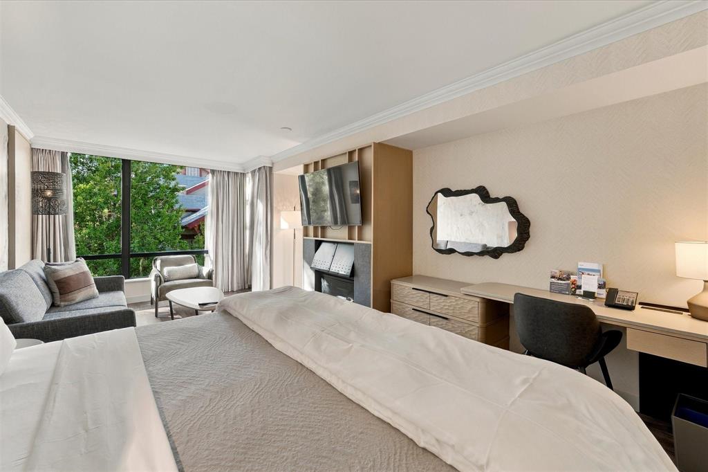 #815 – 4090 Whistler Way