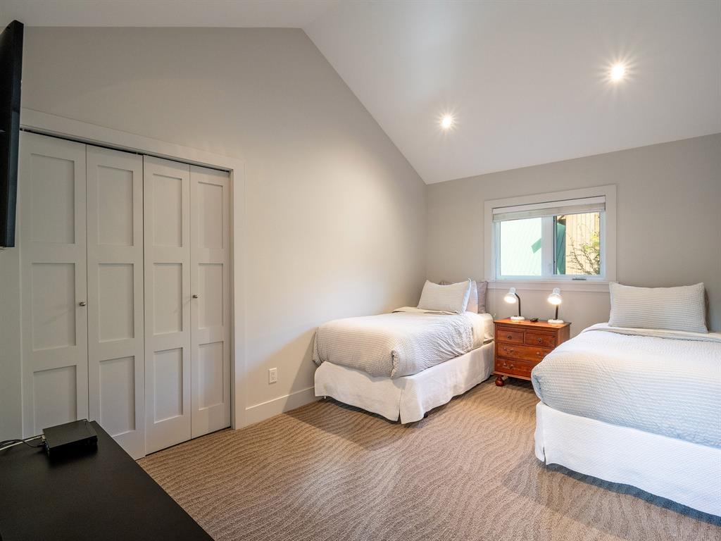 2817 Clifftop Lane