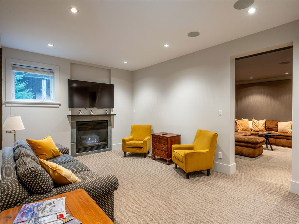 2817 Clifftop Lane