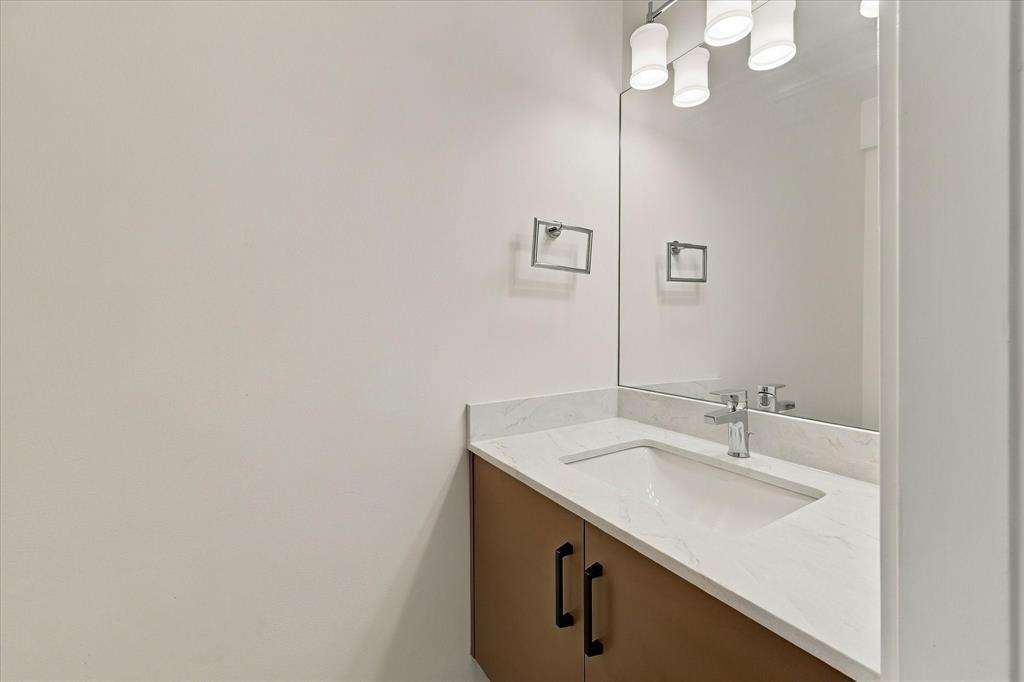 #87 – 1821 Willow Crescent