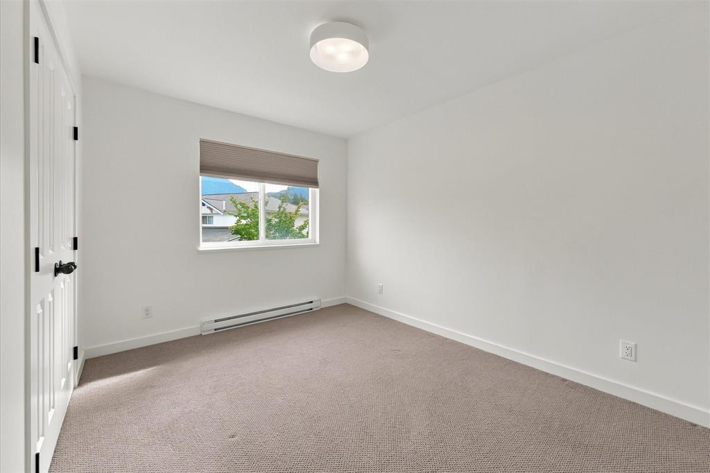 #87 – 1821 Willow Crescent
