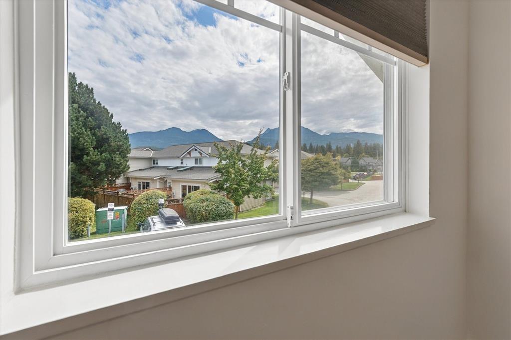 #87 – 1821 Willow Crescent