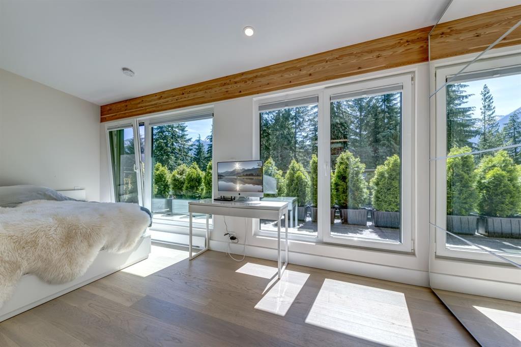 9391 Emerald Drive