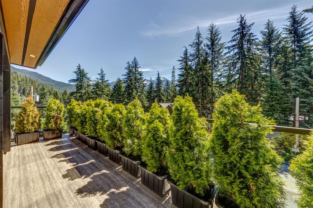 9391 Emerald Drive