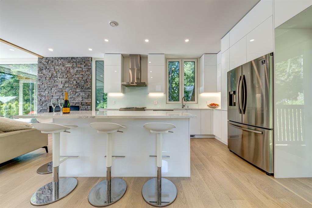 9391 Emerald Drive